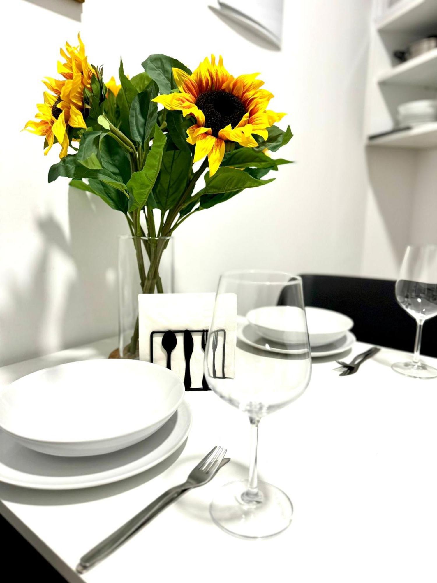Apartamentos Madrid Connection - Universidad By Oshun Apartments Exterior photo